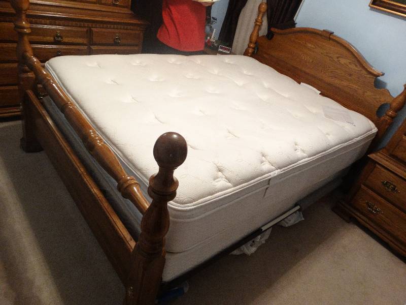 lot 758 image: Kincaid wood fullqueen complete bed