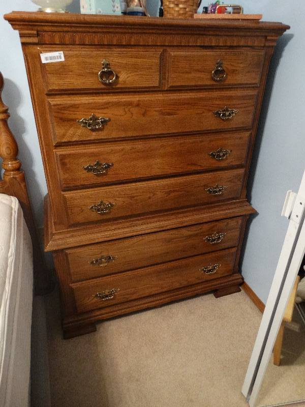 lot 761 image: Kincaid solid wood 6 drawer chest