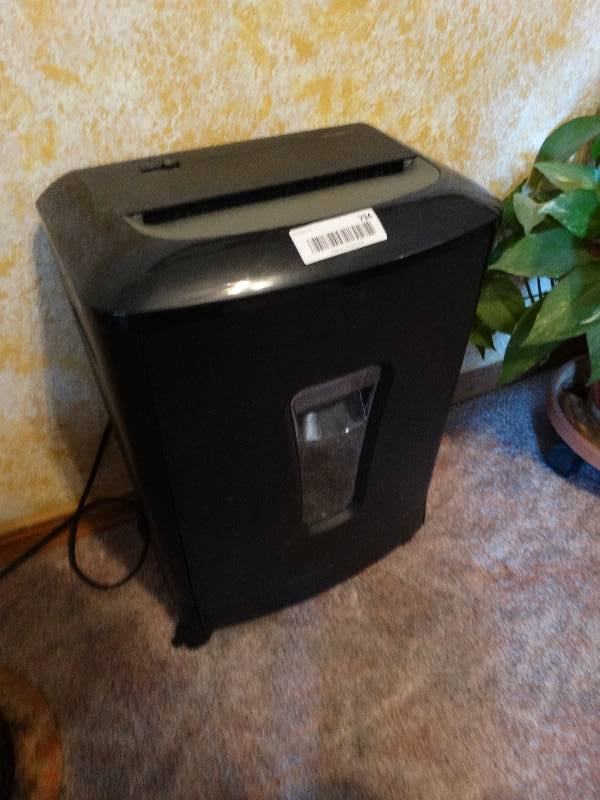 lot 794 image: Paper Shredder
