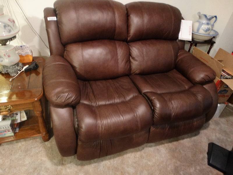 lot 813 image: Love Seat - Johnathan Lewis Genuine Leather Double Recliner - Just like New