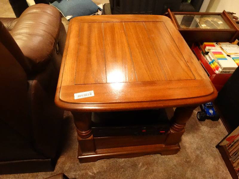 lot 842 image: Wood End Table