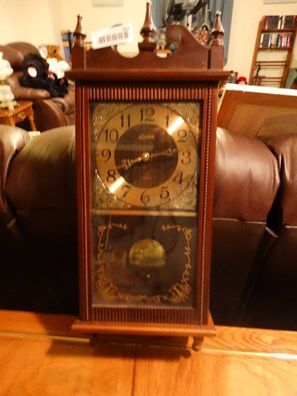 lot 844 image: Linden Wall Clock