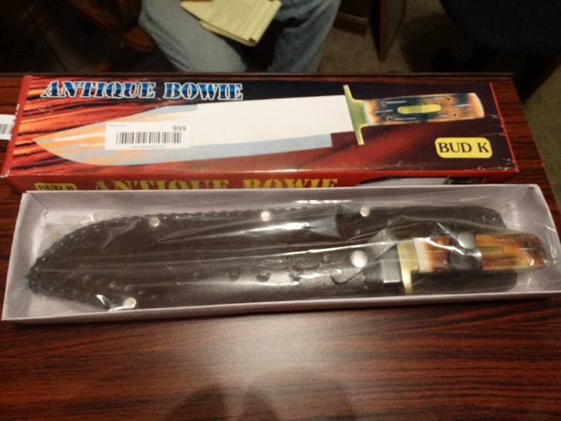 lot 959 image: Bowie Knife