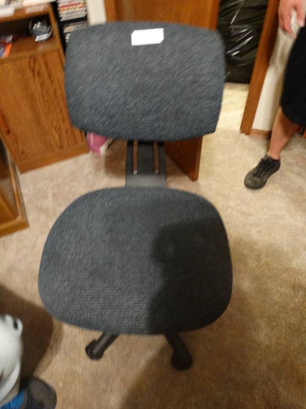 lot 967 image: Office Chair