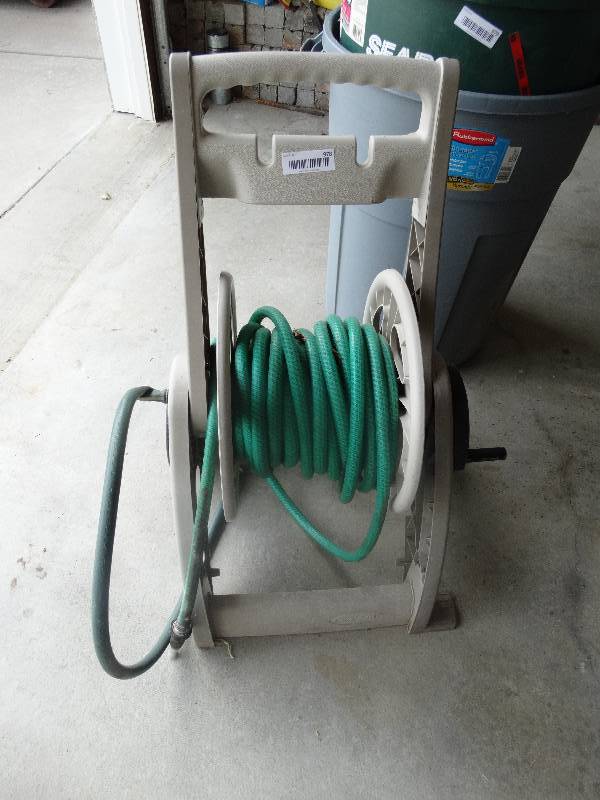 lot 978 image: Hose reel w hose