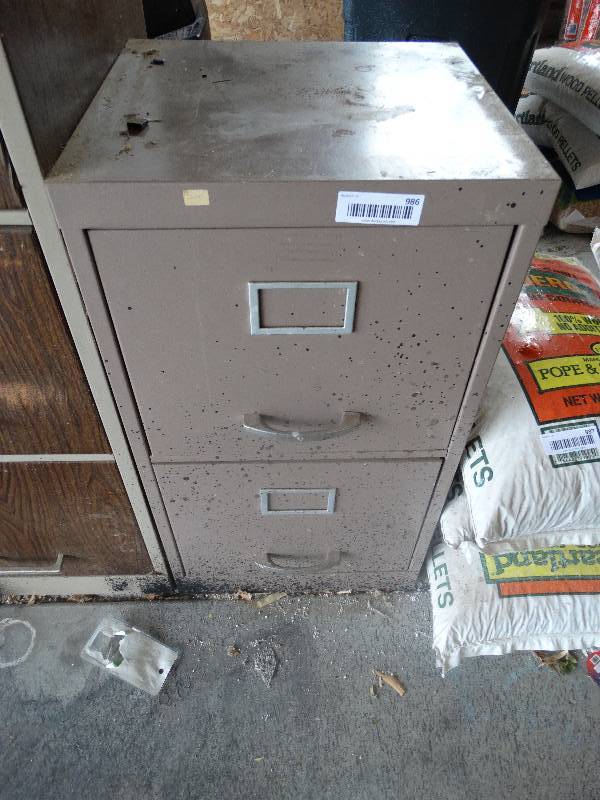 lot 986 image: 2 drawer file cabinet w contents.