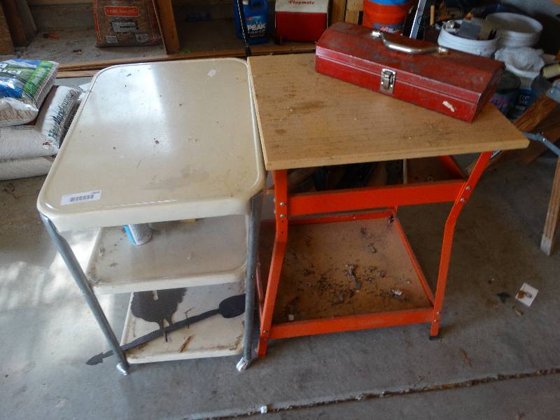 lot 1000 image: Metal cart on wheels, small shop table, toolbox