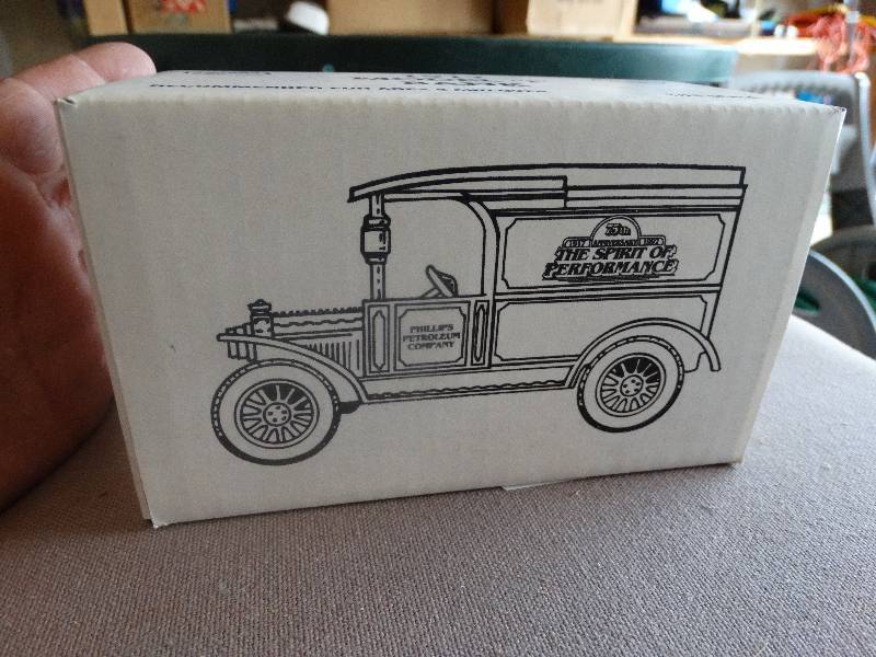 lot 1638 image: 1917 Model T bank in box