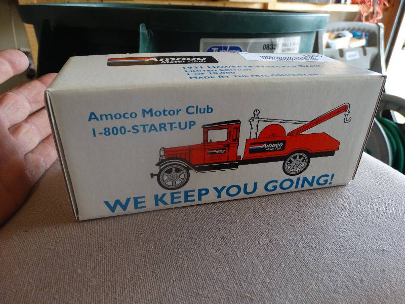 lot 1639 image: 1931 Hawkeye wrecker bank in box