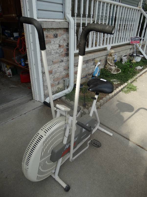 lot 1651 image: Airciser exercise bike
