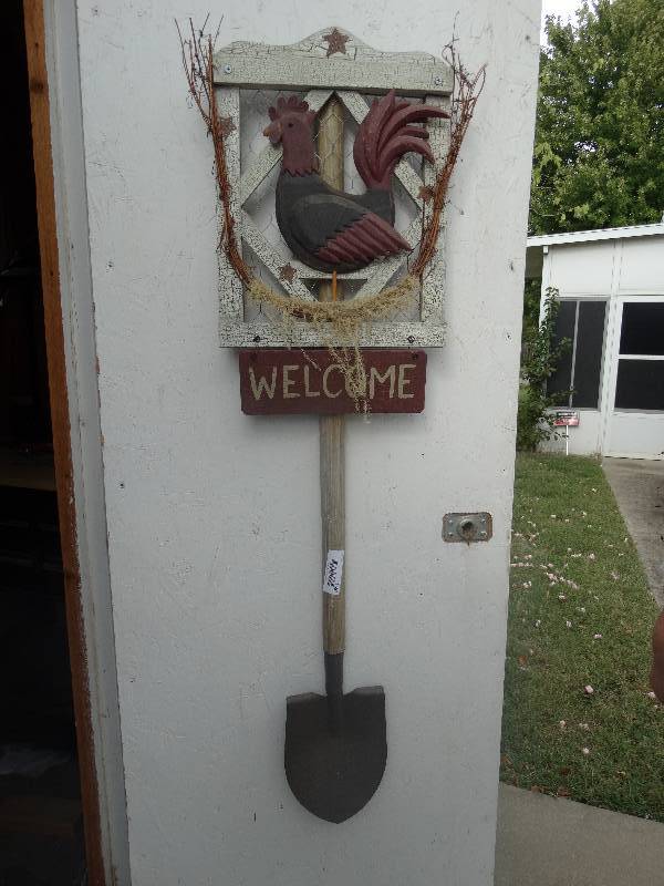 lot 1661 image: Welcome country wall decor