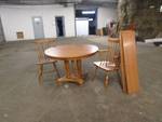 Round Dining Room Table with Leafs and Chairs