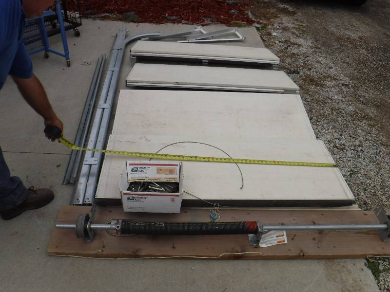 lot 3004 image: Garage door