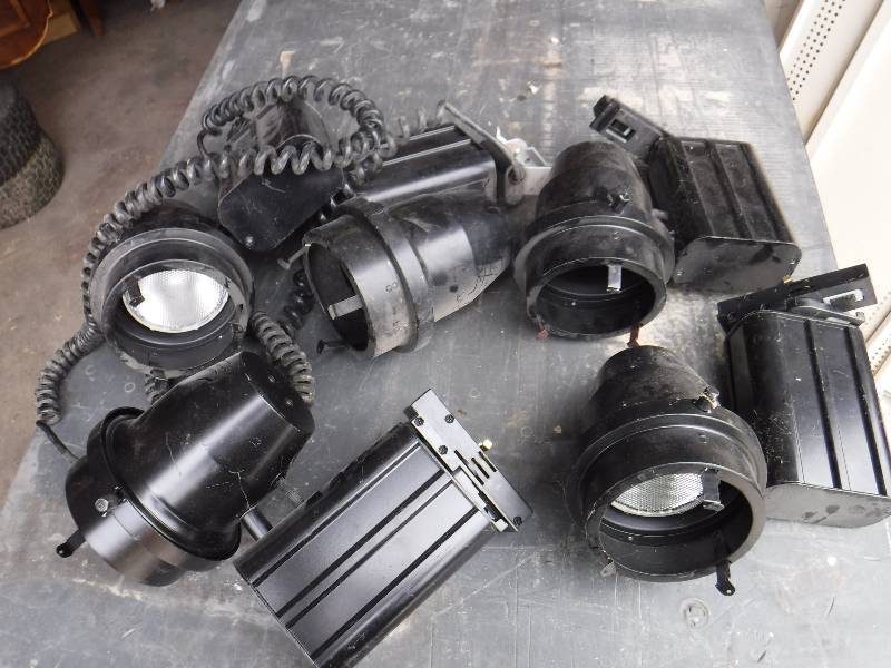 lot 3012 image: Clamp On Lights