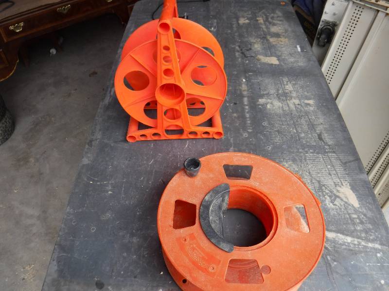 lot 3016 image: Cord Reels
