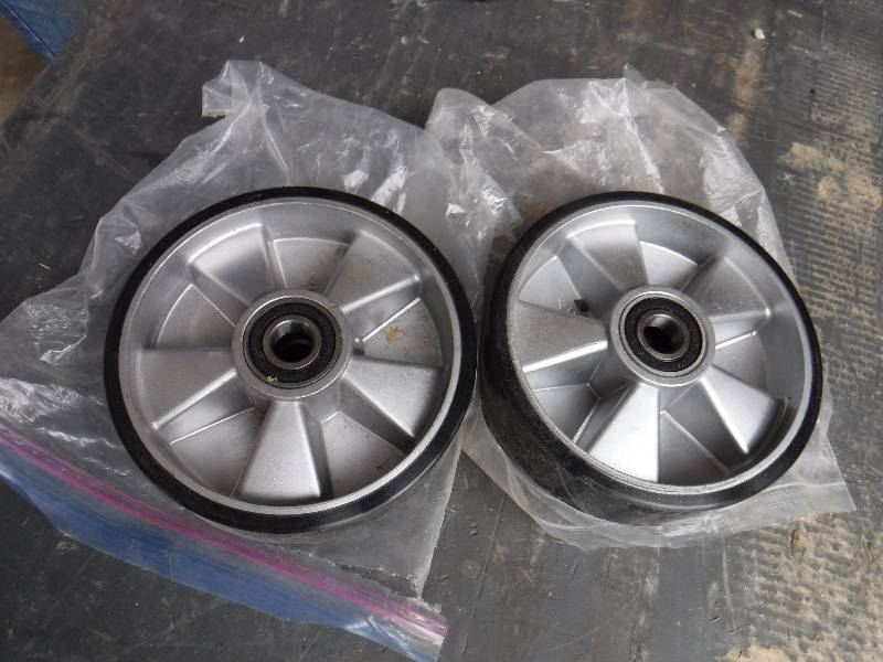 lot 3017 image: 7 inch pallet jack wheels