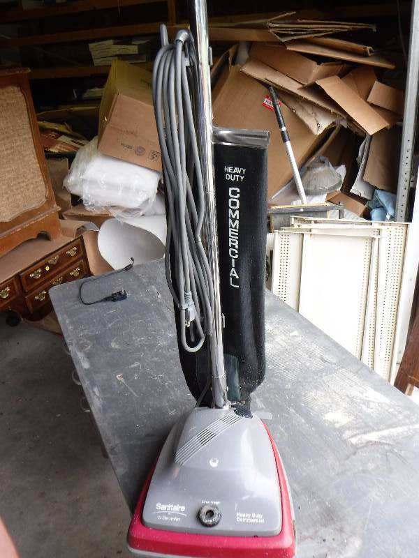 lot 3019 image: electrolux  commercial vacuum