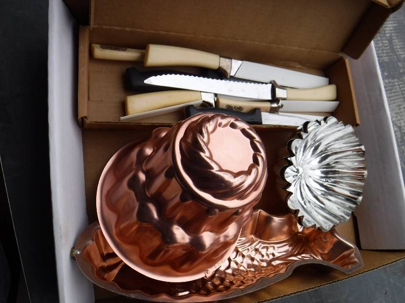 lot 3023 image: cake molds and knifes