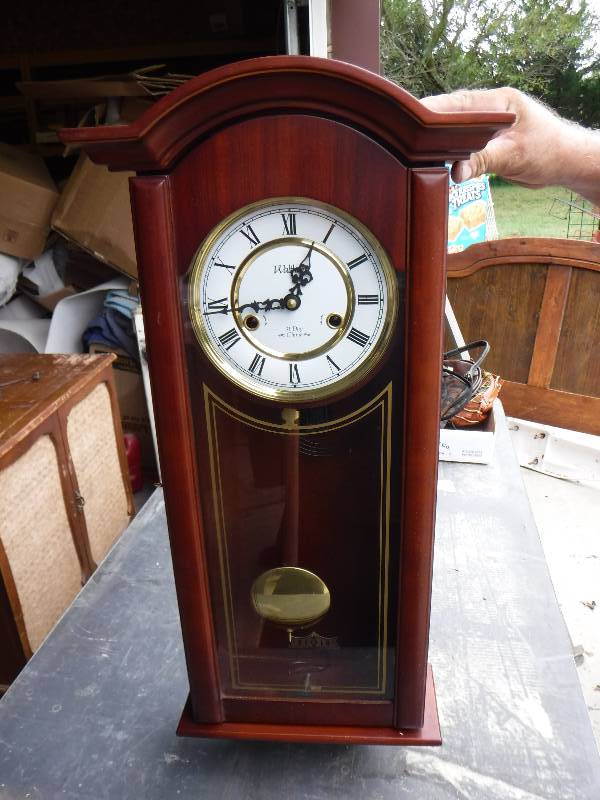lot 3024 image: Waltham clock with Key