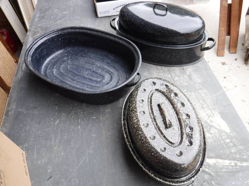 lot 3030 image: Granite Ware Roaster Pans