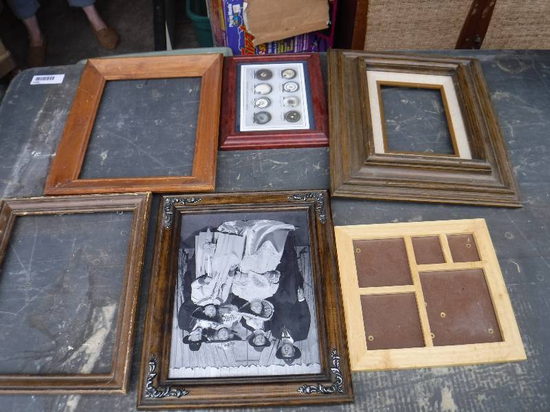 lot 3039 image: Wood Picture Frames