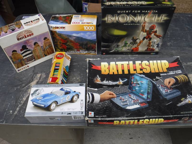 lot 3046 image: Vintage Game Lot
