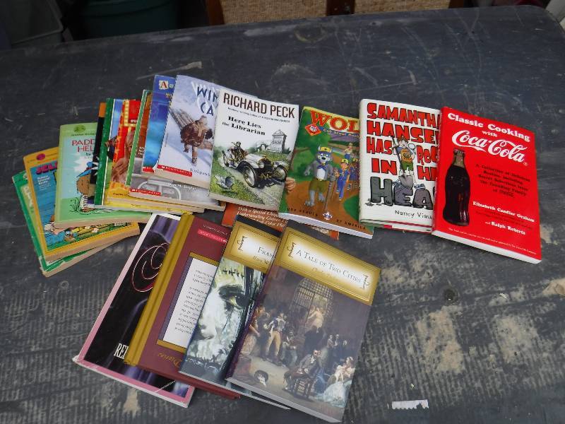 lot 3048 image: assorted books