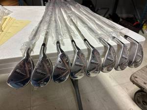 lot 2 image: 8-NEW Golf clubs, top flite hybrid iron set, 3- PW, with 4 head covers
