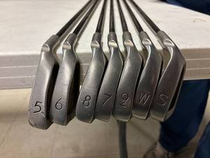 lot 5 image: 7- Ping eye irons, 5-sw, excellent condition