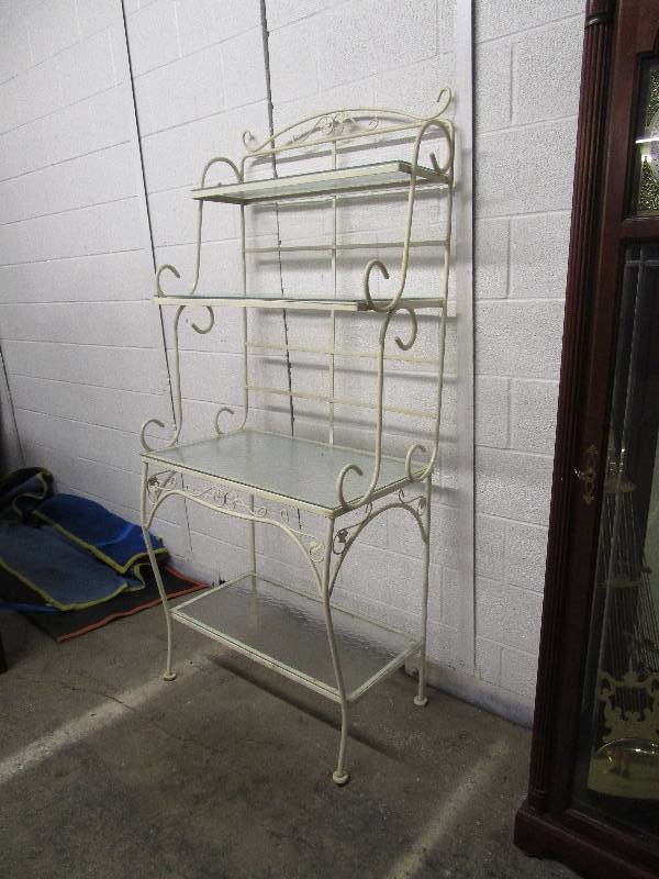 Metal Bakers Rack With Gl Racks Clay County High End Estate Metal Bakers Rack With Gl Racks Clay County High End Estate Auction Thomasville Broyhill Antiques By Fleet Equip Bid