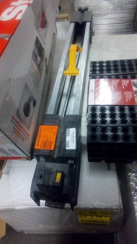 lot 7608 image: DeWalt metal folding table