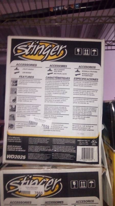 lot 7659 image: Stinger 2.5 Gallon WetDry Vac