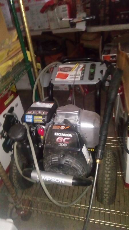 lot 7666 image: Simpson megashot 3100 pressure washer