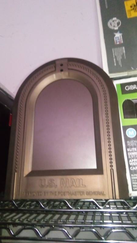lot 7685 image: metal mailbox ml
