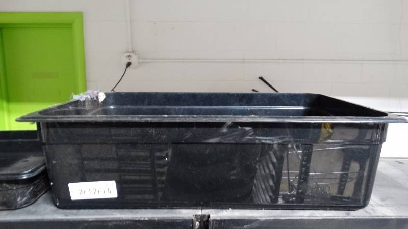 lot 101 image: 13 various size plastic inserts