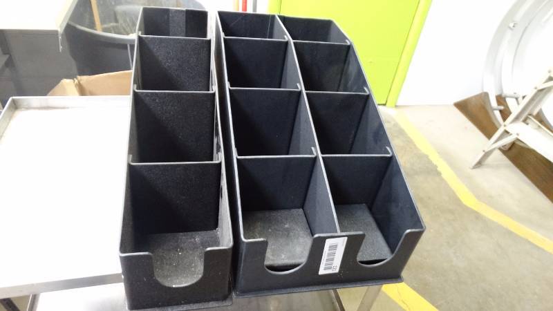 lot 121 image: 2 plastic lid or condiment holders