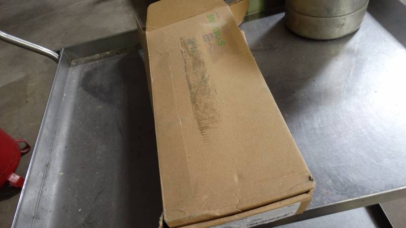 lot 128 image: Symmons duro single handle faucet- in box