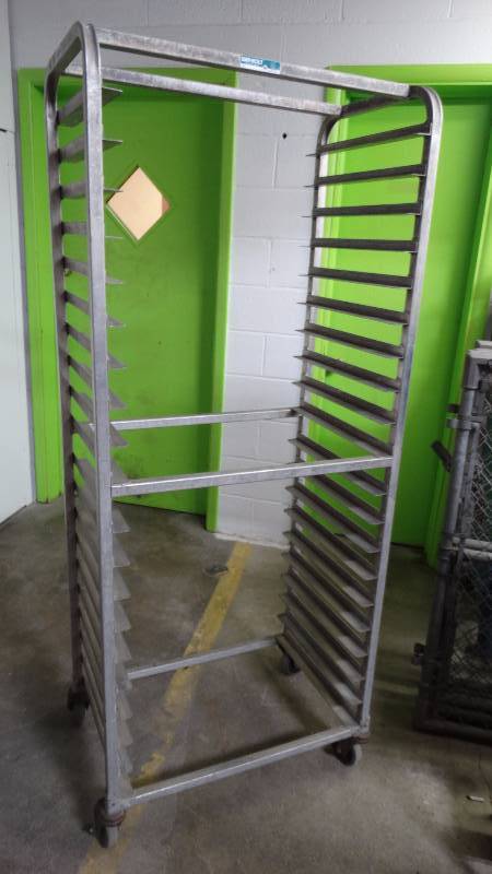 lot 140 image: Bakery rack on wheels