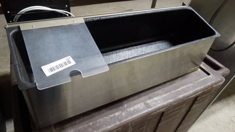 lot 147 image: Stainless condiment holder- 1 lid