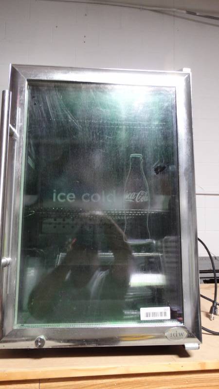 lot 167 image: IDW beverage cooler- counter top cooler