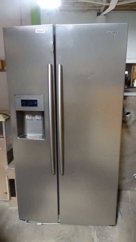 lot 169 image: Samsung side by side refrigerator w ice & water in door- Digital temp