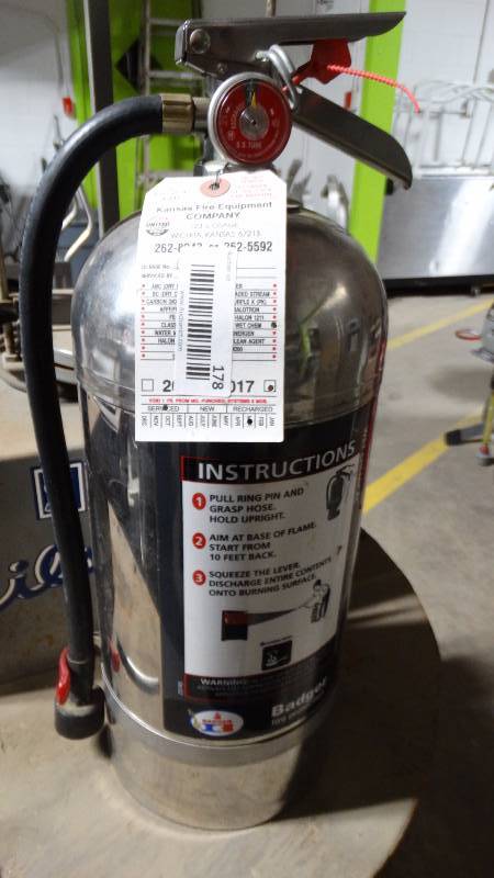 lot 178 image: Kitchen fire extinguisher