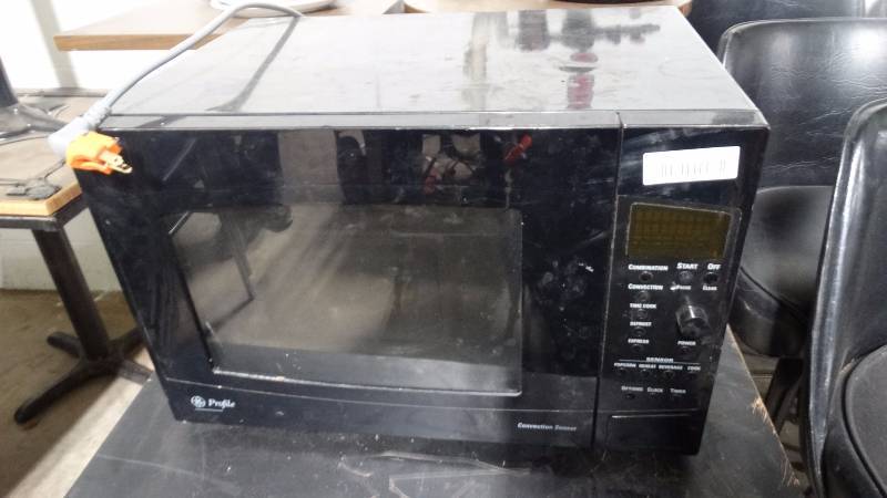 lot 195 image: GE profile microwave