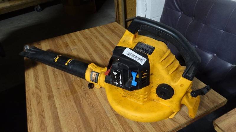 lot 221 image: Poulan pro gas blowervac