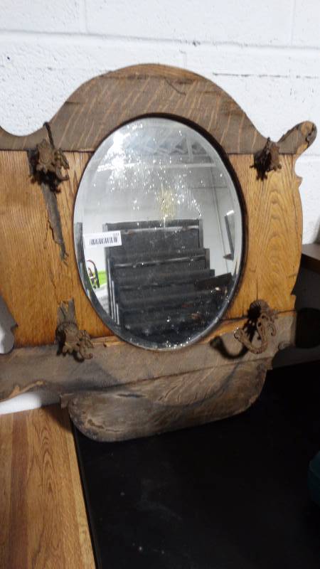 lot 222 image: Vintage hat rack w mirror