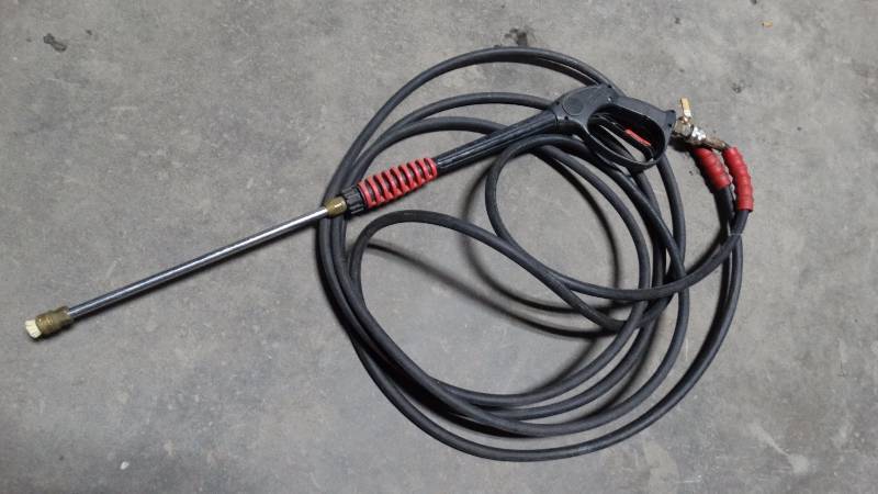 lot 242 image: Power washer hose & nozzle