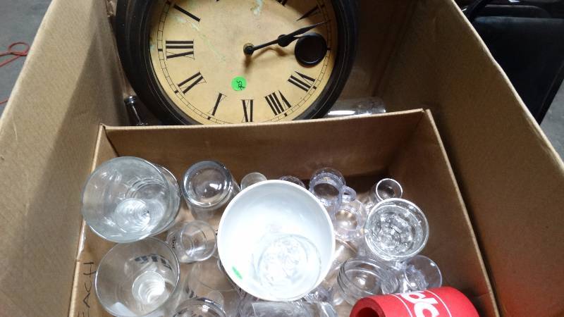 lot 247 image: Lot of various bar glassware & clock