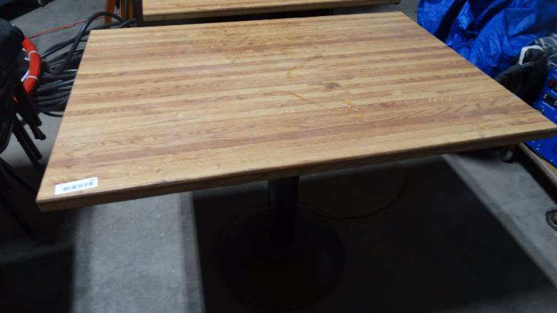 lot 281 image: Pedestal base dining table
