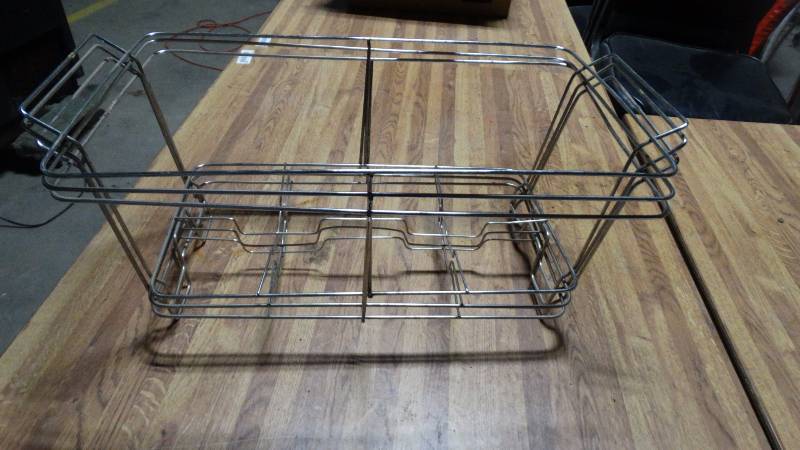 lot 285 image: 3 wire catering stands