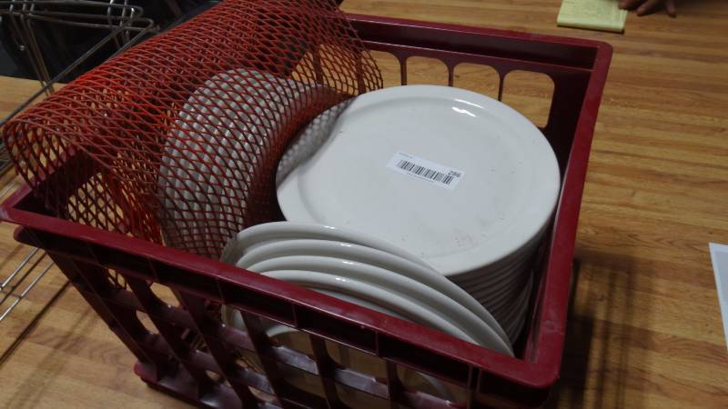 lot 286 image: 30 round dinner plates